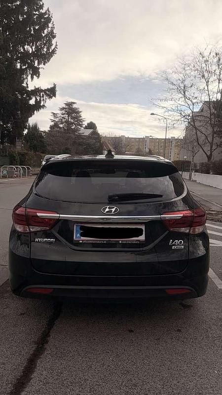 Gebraucht Hyundai i40 141 PS (103 kW) 2018 Schwarz Kombi