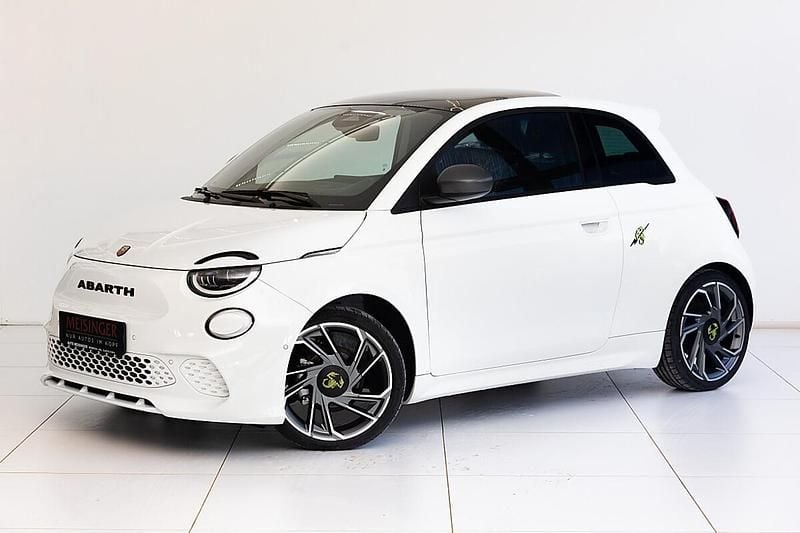 Neu Abarth 500e Scorpionissima 114 kW (155 PS) 2025 Weiß Kleinwagen