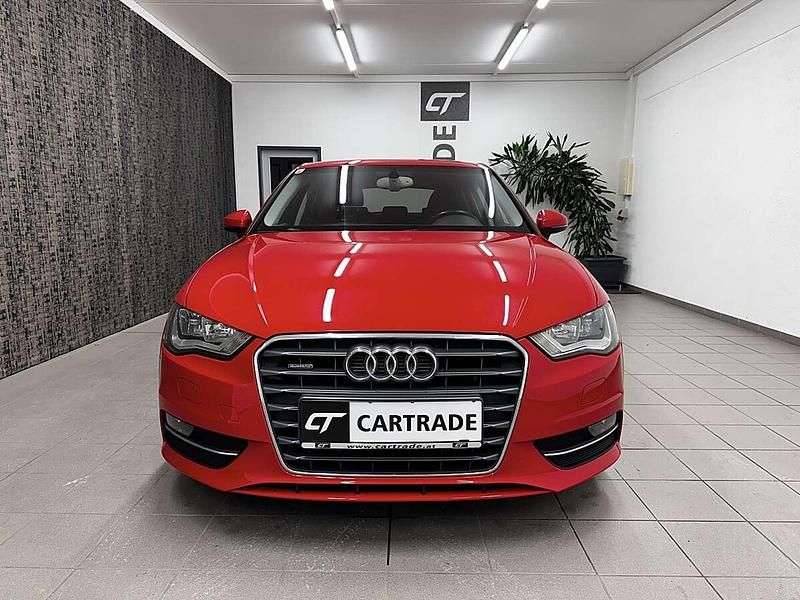 Gebraucht Audi A3 Ambiente 150 PS (110 kW) 2015 Rot Limousine