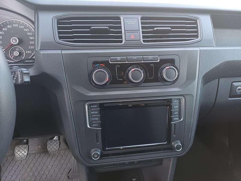 Gebraucht VW Caddy 102 PS (75 kW) 2019 Weiß Van / Kleinbus