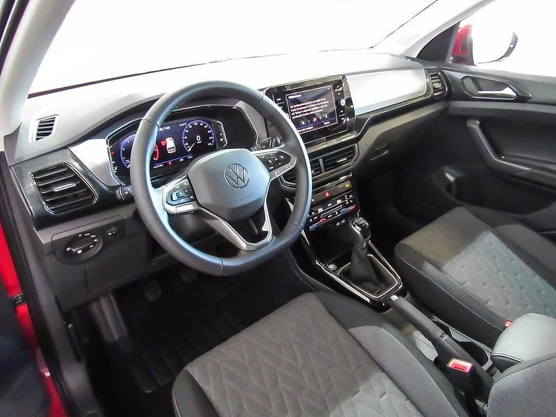 Neu VW T-Cross 115 PS (84 kW) 2026 Mittelrot  metallic SUV