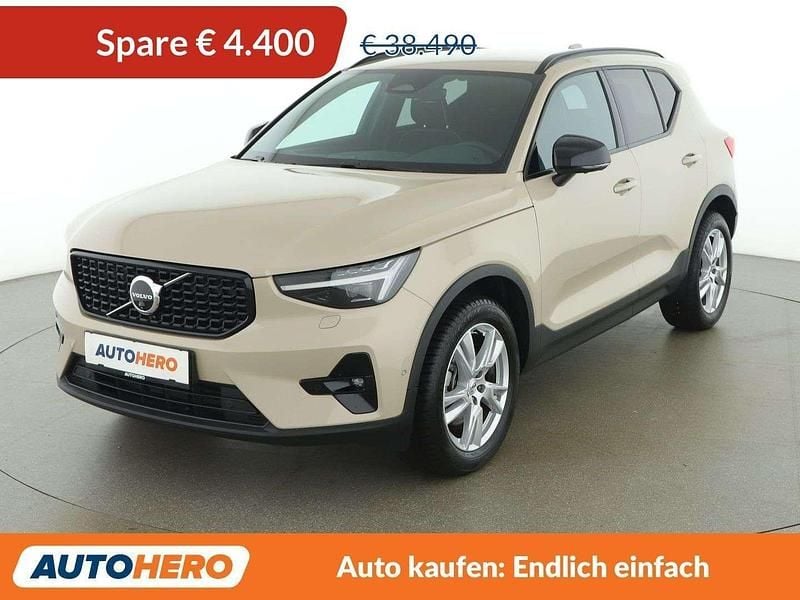 Braun Gebraucht 2025 Volvo XC40 Plus SUV | € 34.090 (Superpreis) - Bild 1/3