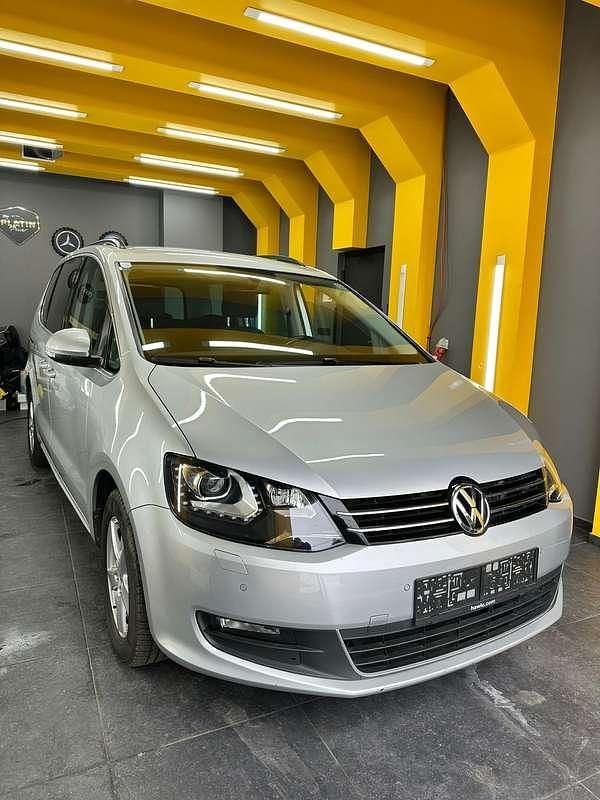 Gebraucht VW Sharan 140 PS (102 kW) 2015 Silber Van / Kleinbus
