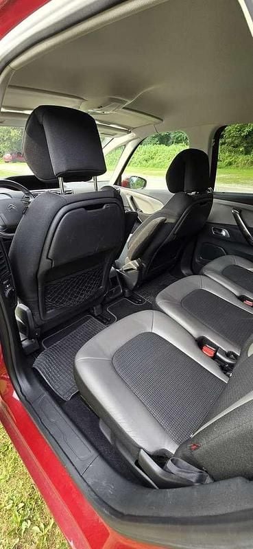 Rot Gebraucht 2018 Citroën C4 SpaceTourer Van / Kleinbus | € 12.000 - Bild 1/4