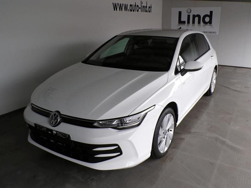 Neu VW Golf VIII 115 PS (84 kW) 2026 Weiss  normal