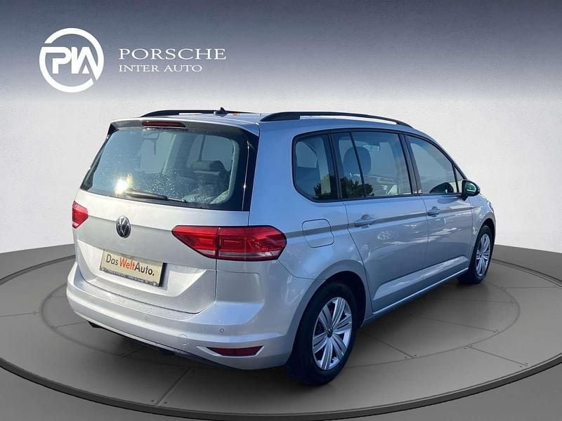 Gebraucht VW Touran 122 PS (89 kW) 2022 Silber  metallic Van / Kleinbus