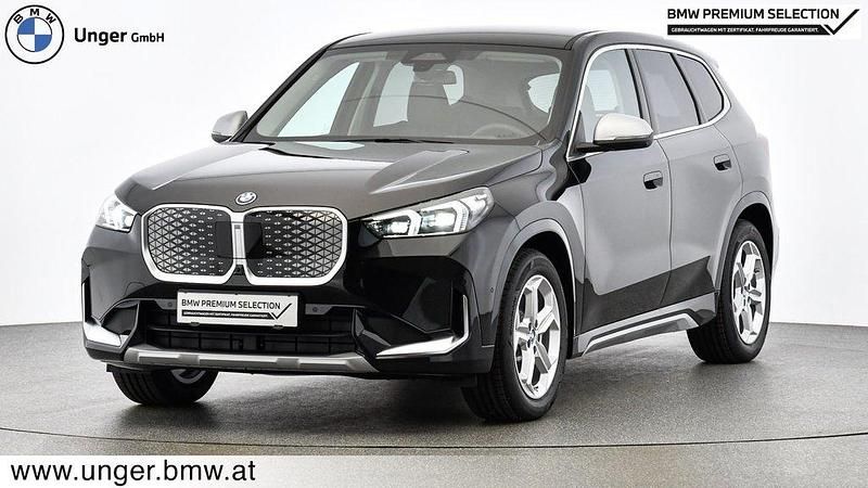 Saphirschwarz Gebraucht 2024 BMW iX1 xLine SUV | € 50.950 (Teuer) - Bild 1/1