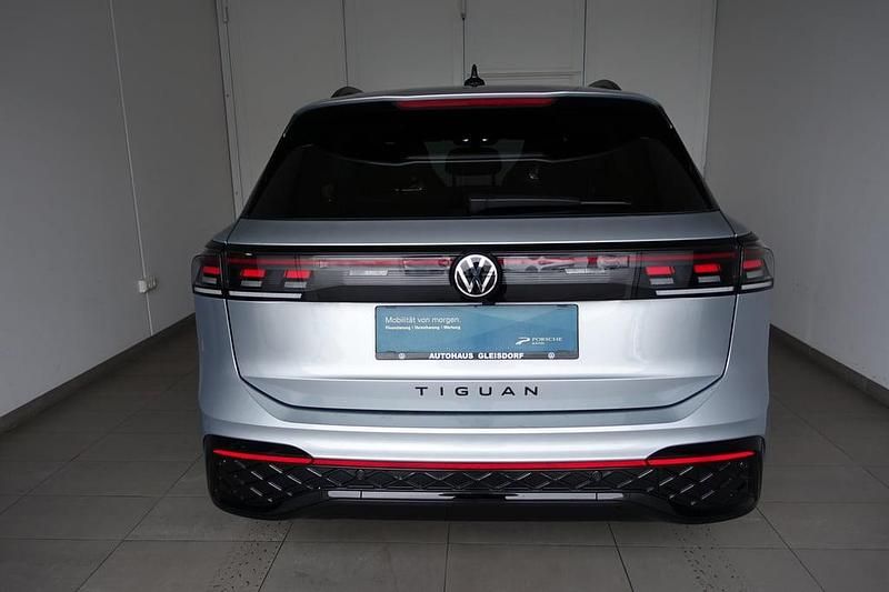 Neu VW Tiguan Sport 150 PS (110 kW) 2025 Silber  metallic SUV