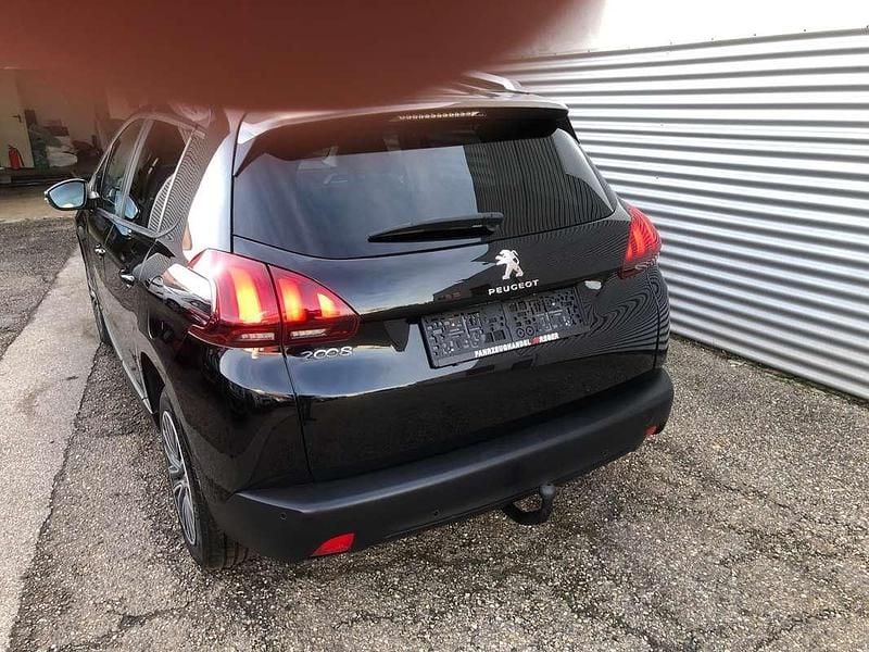 Gebraucht Peugeot 2008 83 PS (61 kW) 2018 Schwarz SUV