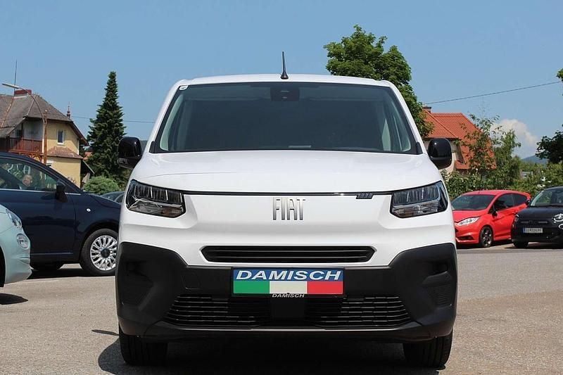 Gebraucht Fiat Doblò 131 PS (96 kW) 2025 Weiß Van / Kleinbus