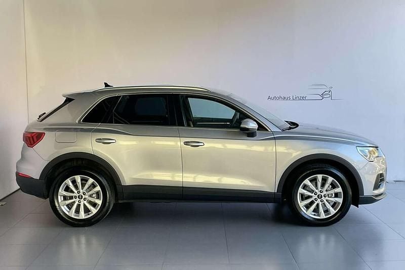 Gebraucht Audi Q3 Basis 150 PS (110 kW) 2022 Silber SUV