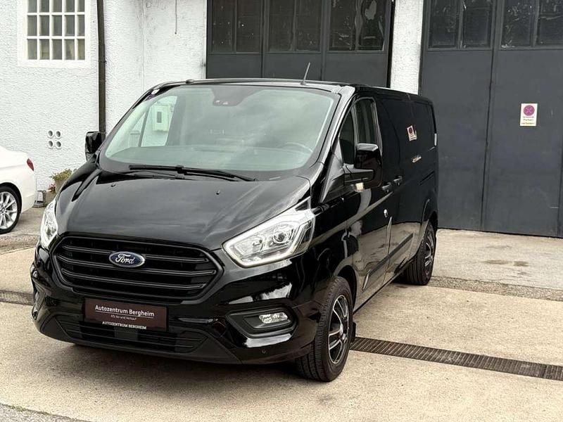 Gebraucht Ford Transit Custom 131 PS (96 kW) 2019 Schwarz Van