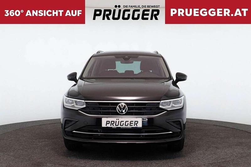 Gebraucht VW Tiguan Life 122 PS (89 kW) 2021 Schwarz SUV