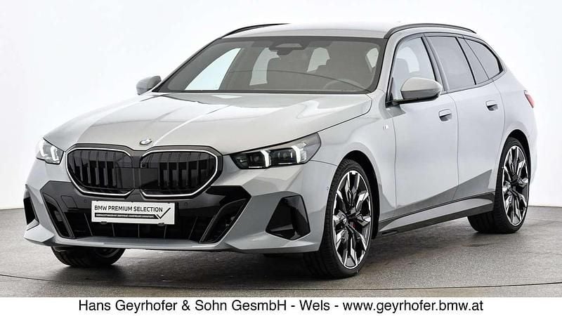 Gebraucht BMW 540 Shadowline 303 PS (222 kW) 2025 M brooklyn grau metallic Kombi