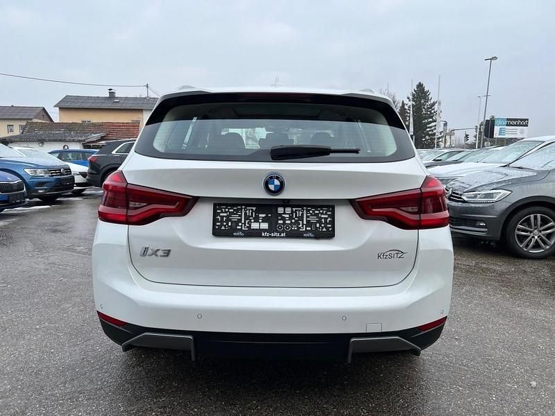 Gebraucht BMW iX3 Impressive 210 kW (286 PS) 2021 Weiß SUV