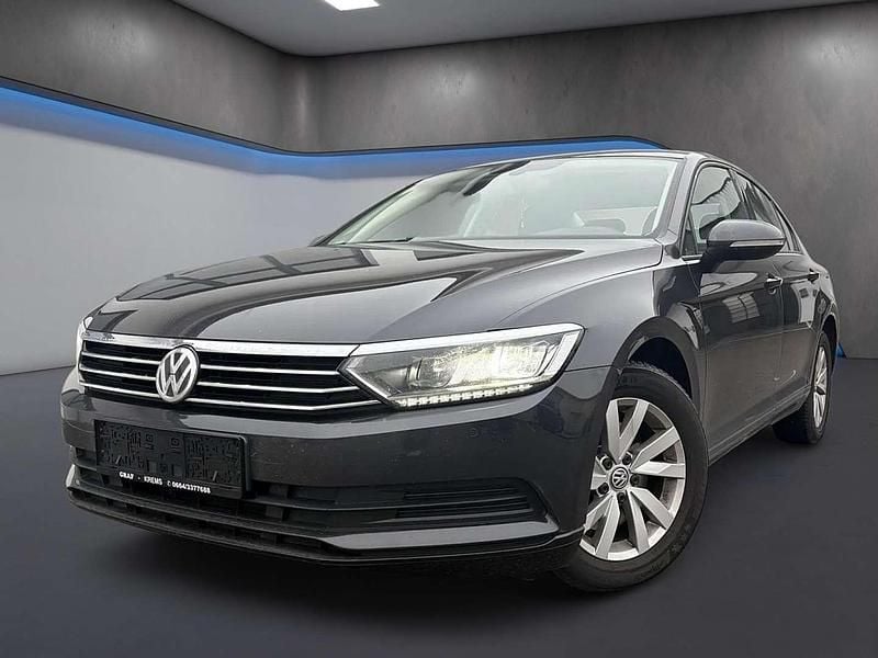 Grau Gebraucht 2018 VW Passat Comfortline Limousine | € 14.990 (Superpreis) - Bild 1/4