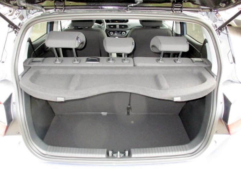 Gebraucht Hyundai i10 GO! 63 PS (46 kW) 2023 Meta blue pearl / schwarz Kleinwagen