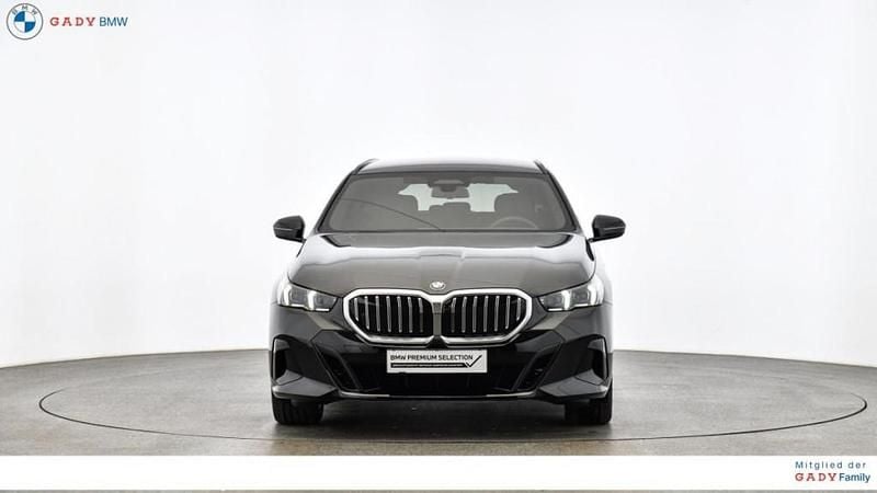 Gebraucht BMW 520 M Sport 197 PS (144 kW) 2025 Schwarz Kombi