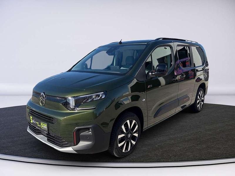 Gebraucht Citroën Berlingo 131 PS (96 kW) 2025 Grün Van / Kleinbus