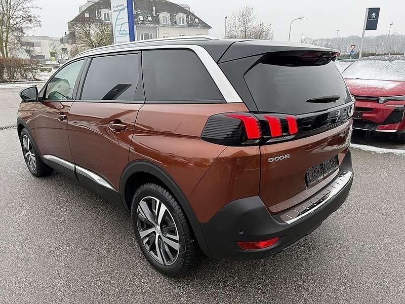 Gebraucht Peugeot 5008 Allure 131 PS (96 kW) 2023 Braun SUV
