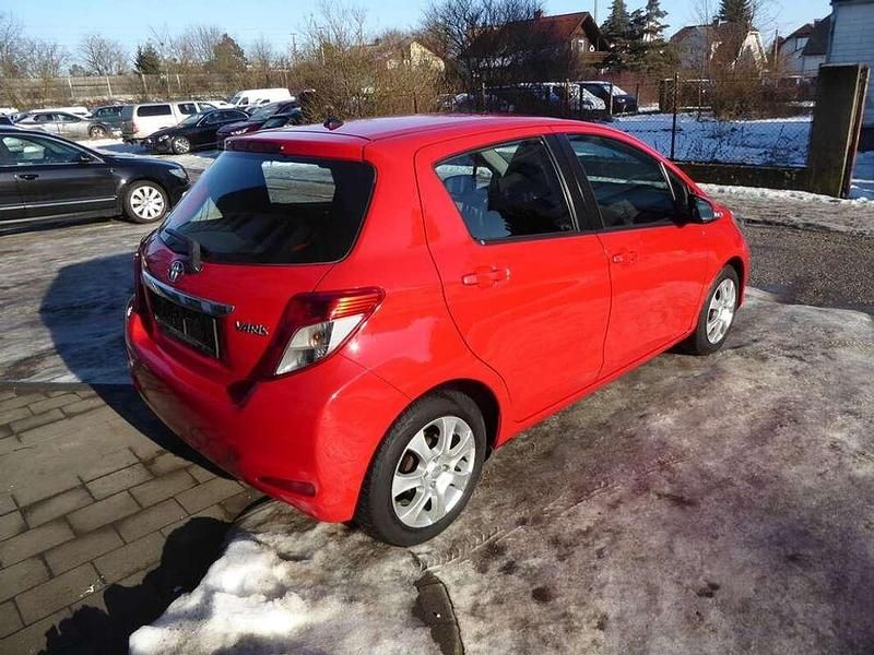 Gebraucht Toyota Yaris Active 69 PS (50 kW) 2012 Rot Kleinwagen