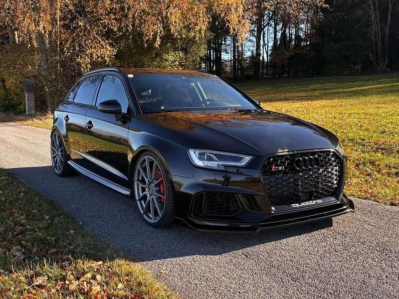 Schwarz Gebraucht 2018 Audi RS3 Limousine | € 53.500 (Fairer Preis) - Bild 1/4