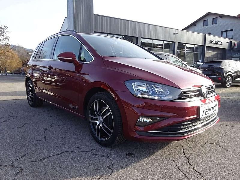 Gebraucht VW Golf Highline 116 PS (85 kW) 2018 Rot Limousine