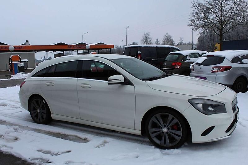 Gebraucht Mercedes CLA200 Shooting Brake 136 PS (100 kW) 2017 Weiß Kombi