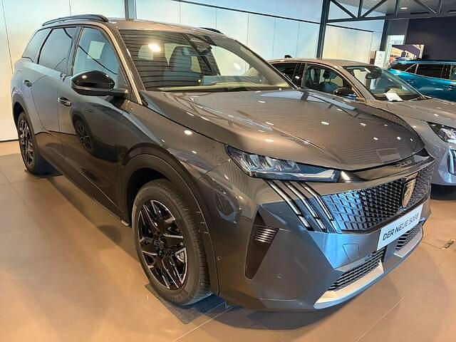 Neu Peugeot 5008 145 PS (106 kW) 2025 Grau SUV