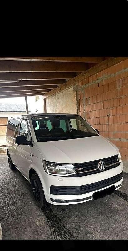 Gebraucht VW Multivan Trendline 150 PS (110 kW) 2017 Weiß Van