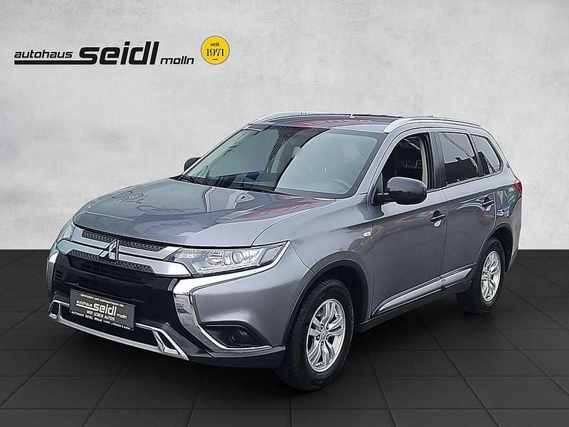 Gebraucht Mitsubishi Outlander Invite 150 PS (110 kW) 2019 Grau SUV