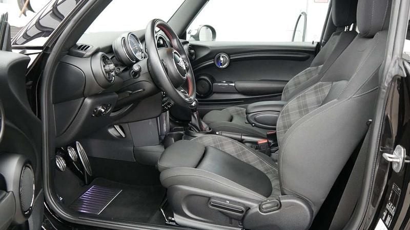 Gebraucht Mini John Cooper Works 136 PS (100 kW) 2018 Schwarz Kleinwagen