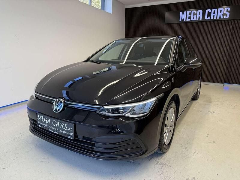 Schwarz Gebraucht 2021 VW Golf VIII Basis Kleinwagen | € 17.900 (Fairer Preis) - Bild 1/4