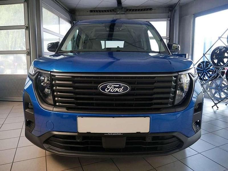 Gebraucht Ford Tourneo Titanium 125 PS (91 kW) 2025 Blau Kombi