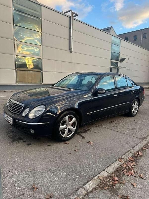 Gebraucht Mercedes E200 Avantgarde 163 PS (119 kW) 2003 Blau Limousine