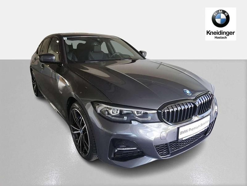 Gebraucht BMW 330e Efficient Dynamics 292 PS (214 kW) 2022 Mineralgrau Limousine