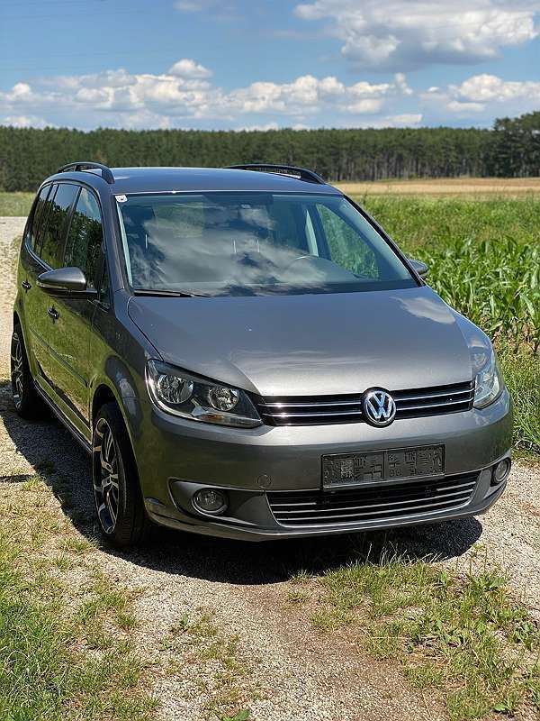 Verkauft VW Touran 1,6 TDI Kombi / Fam., gebraucht 2011