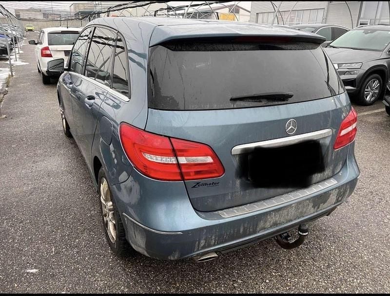 Gebraucht Mercedes B200 136 PS (100 kW) 2013 Van / Kleinbus