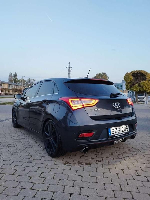 Gebraucht Hyundai i30 Turbo 186 PS (136 kW) 2015 Grau Limousine