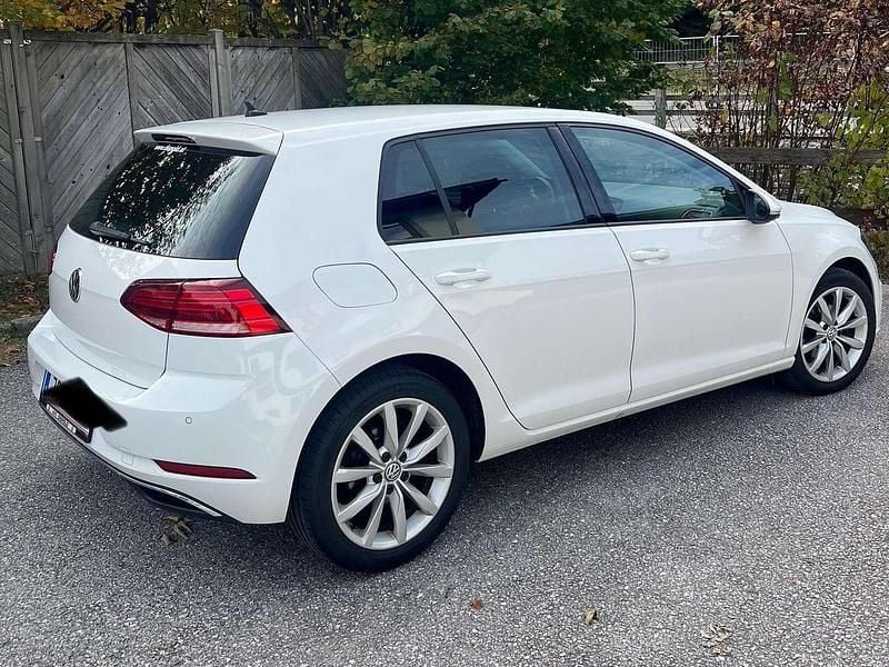 Gebraucht VW Golf VII 116 PS (85 kW) 2020 Weiß Limousine