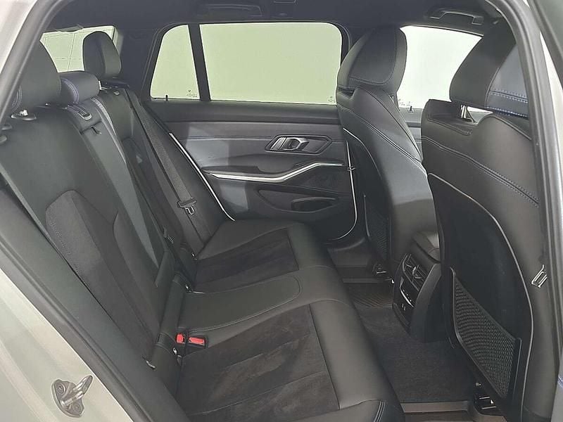 Gebraucht BMW 320e Shadowline 163 PS (119 kW) 2023 Weiß Kombi