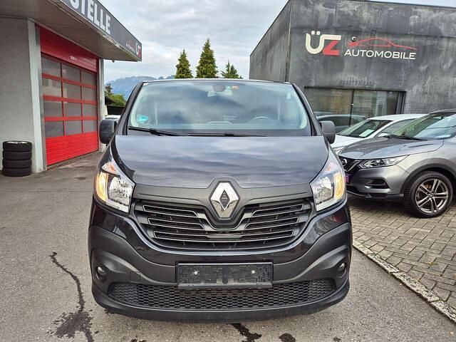 Gebraucht Renault Trafic Expression 146 PS (107 kW) 2017 Schwarz Van / Kleinbus