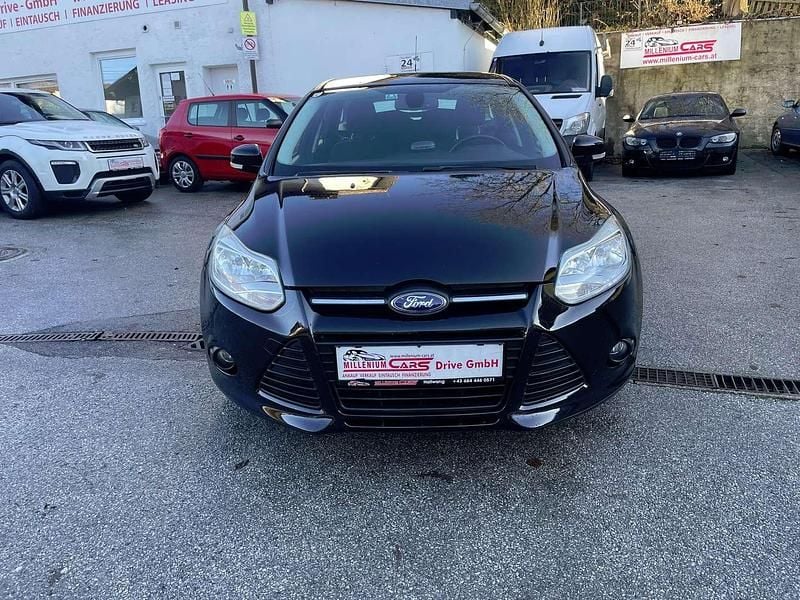 Gebraucht Ford Focus Trend 95 PS (69 kW) 2011 Grau Kombi