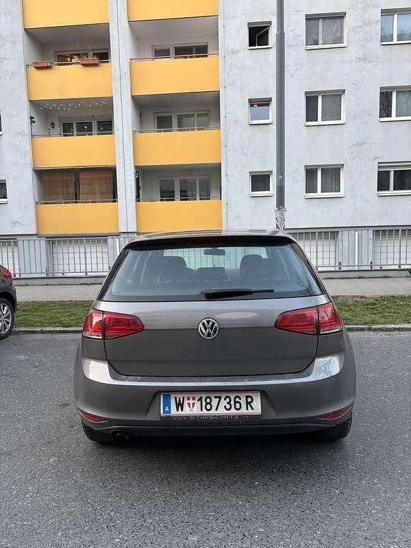 Gebraucht VW Golf VII Comfortline 105 PS (77 kW) 2013 Limousine