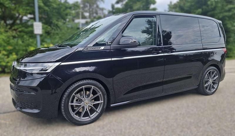 Gebraucht VW Multivan Style 245 PS (180 kW) 2025 Schwarz Van