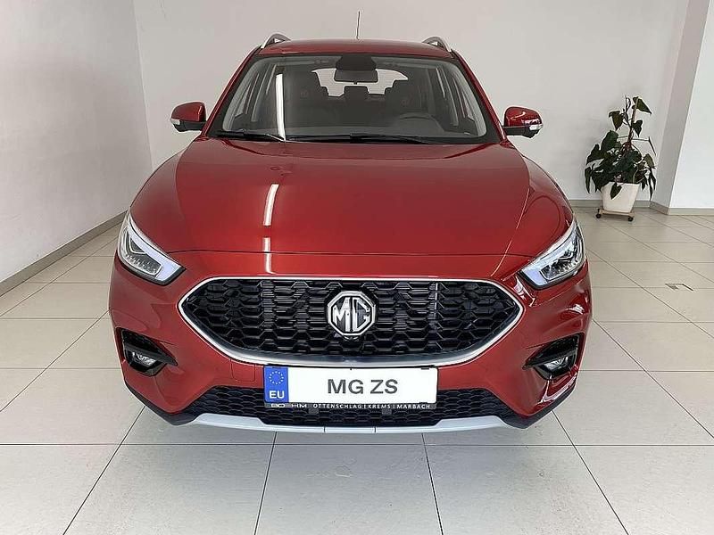 Neu MG ZS Luxury 106 PS (77 kW) 2025 Rot Limousine