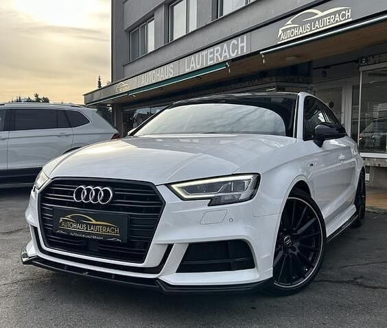Weiß Gebraucht 2018 Audi A3 Sport Limousine | € 23.490 (Etwas zu teuer) - Bild 1/4