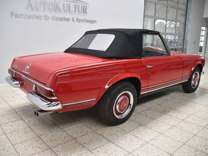 Gebraucht Mercedes 230 150 PS (110 kW) 1966 Rot Cabrio