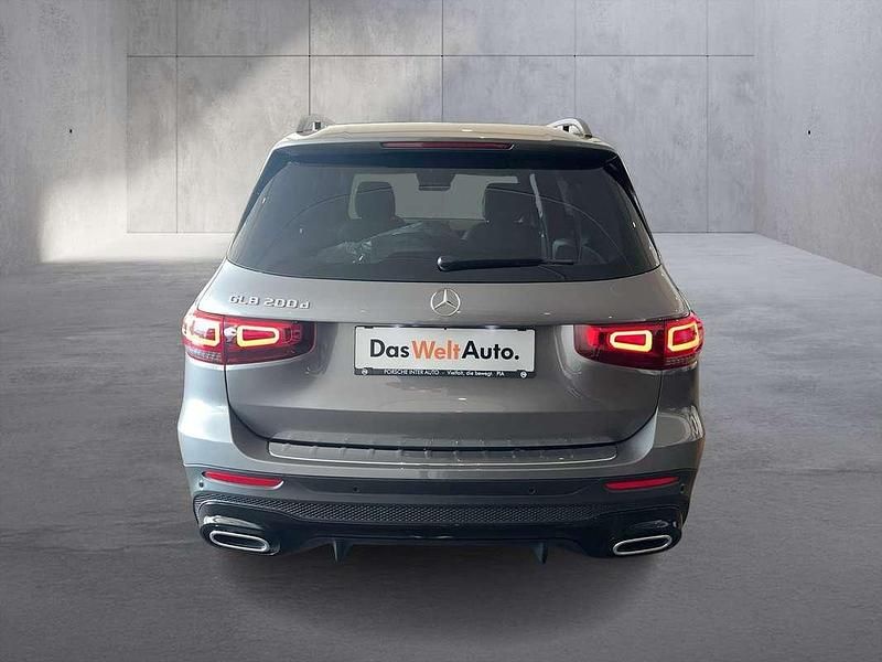 Gebraucht Mercedes GLB200 150 PS (110 kW) 2024 Hellgrau  metallicperleffekt SUV