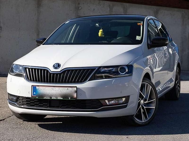Weiß Gebraucht 2018 Skoda Rapid Ambition Kombi | € 15.000 - Bild 1/4